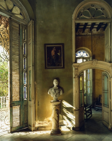 Andrew Moore,&nbsp;Casa Veraniega, Galeria, Havana,&nbsp;1998, 60 x 50 inch chromogenic print.